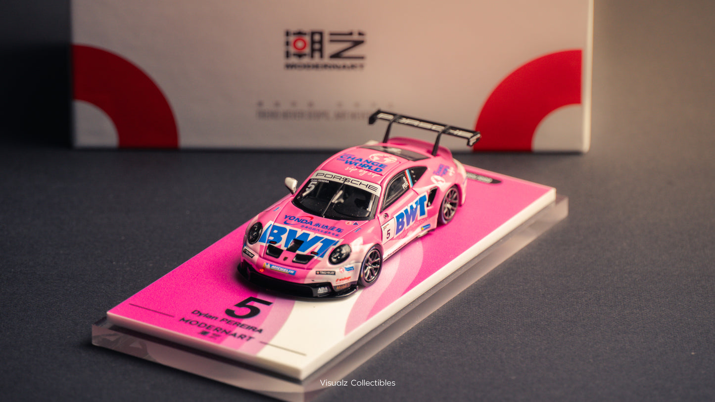 ModernArt 1:64 / BWT Racing Porsche 911 GT3 Cup (992) BWT-5 Con Figura