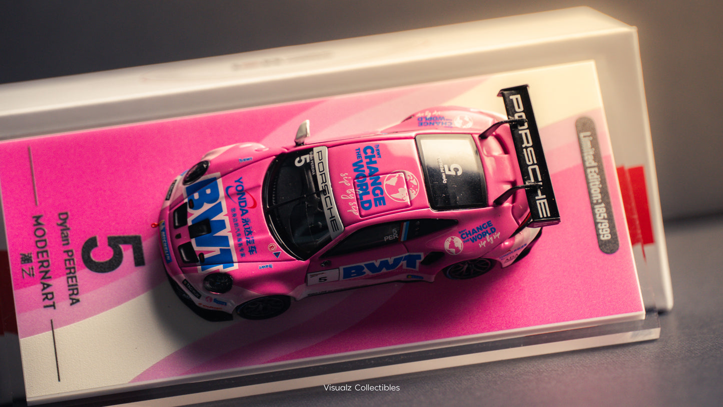 ModernArt 1:64 / BWT Racing Porsche 911 GT3 Cup (992) BWT-5 Con Figura