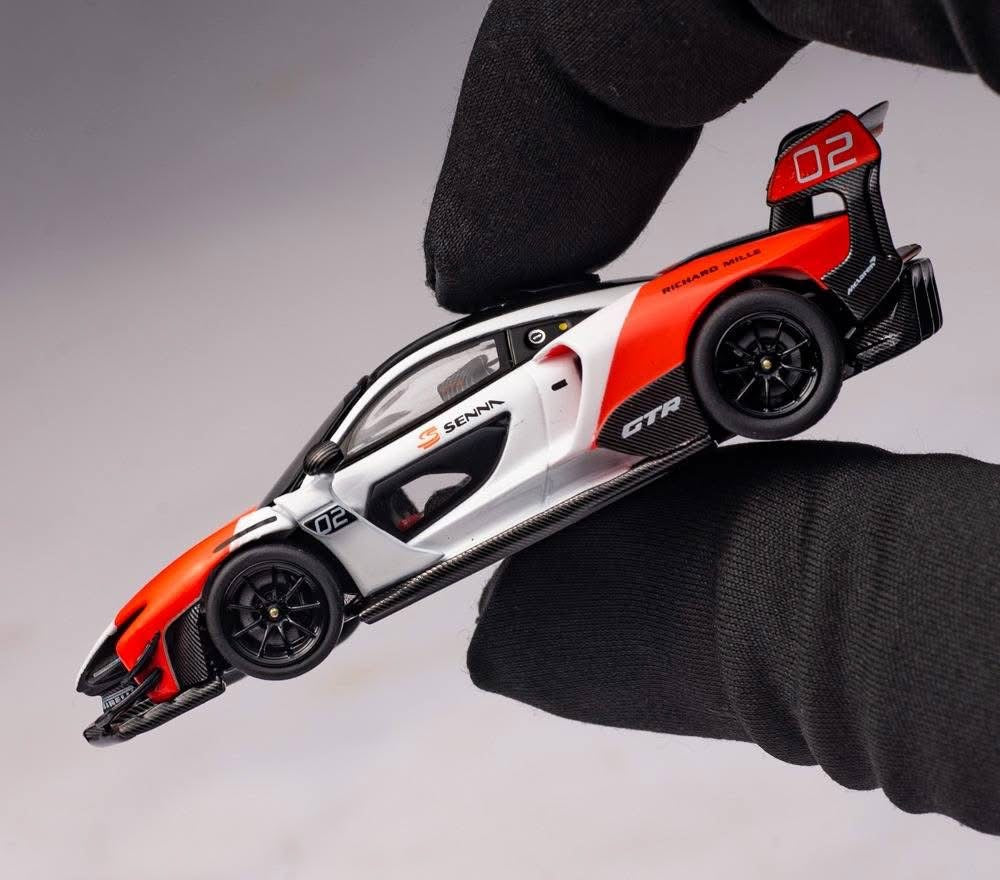 PRE ORDER CM Model 1:64 / McLaren Senna Livery