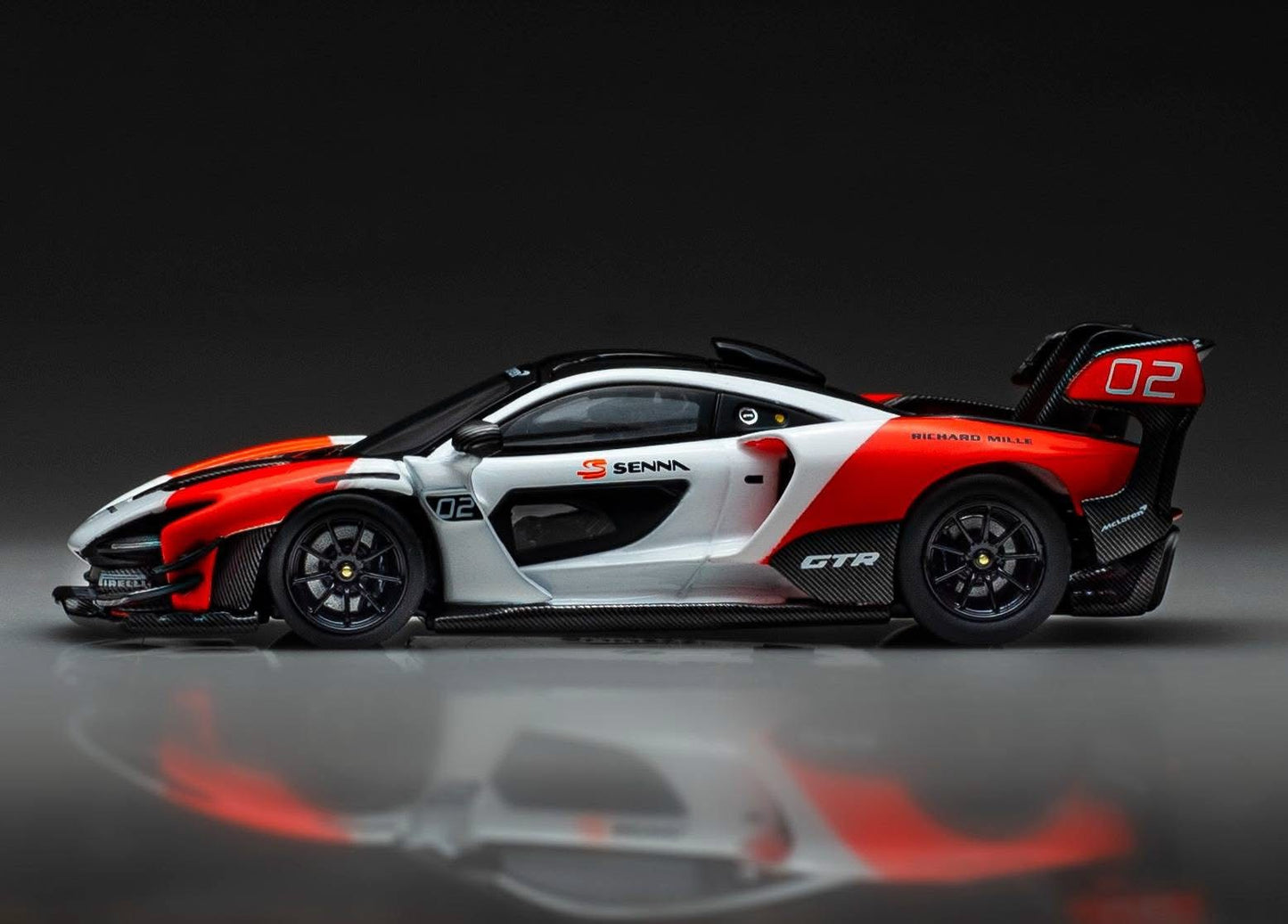 PRE ORDER CM Model 1:64 / McLaren Senna Livery
