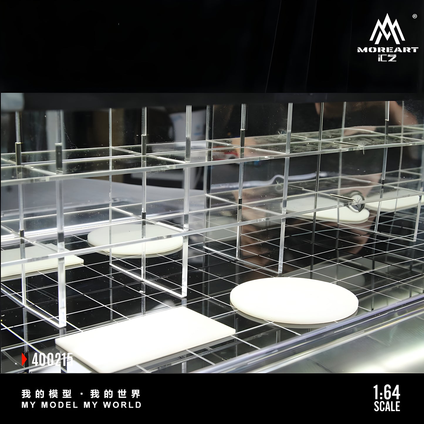 PRE ORDEN MoreArt 1:64 / Exhibidor con forma de Contenedor