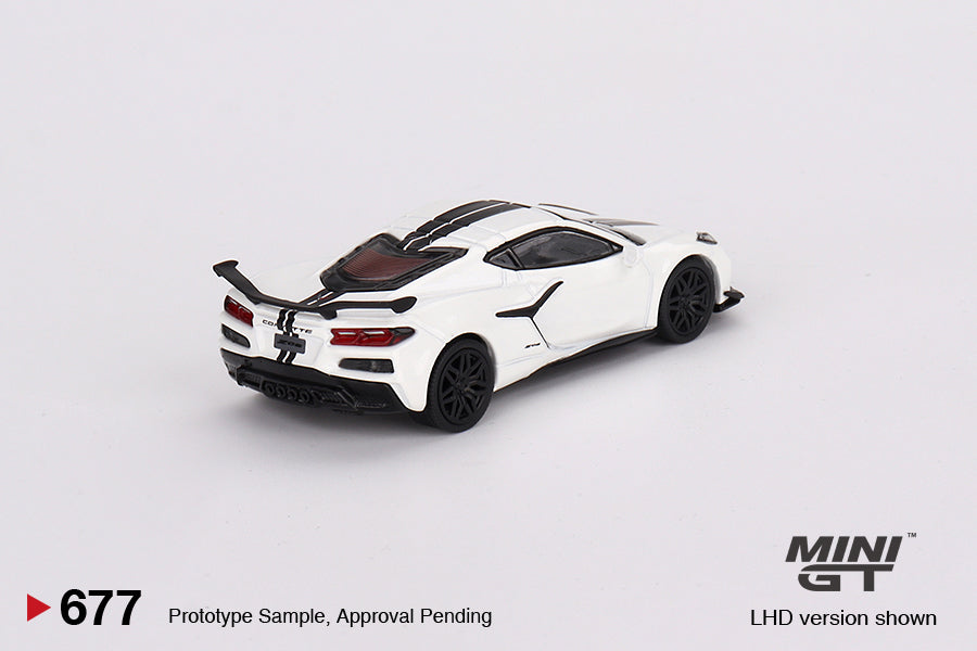 MiniGT 1:64 / Chevrolet Corvette Z06 2023 Arctic White