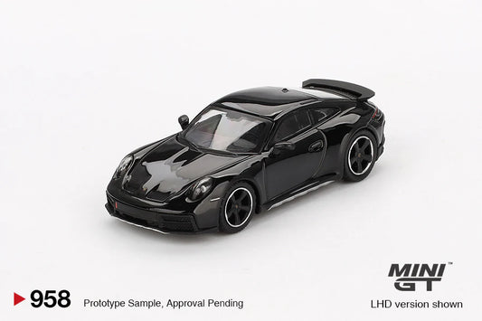 PRE ORDER Mini GT 1:64 / Porsche 911 Dakar – Black