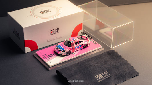 ModernArt 1:64 / BWT Racing Porsche 911 GT3 Cup (992) BWT-5 Con Figura